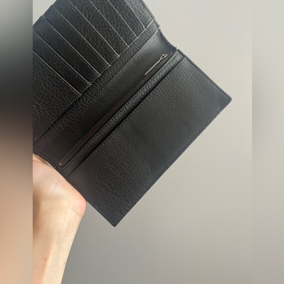 Matt & Nat Reid Vegan Black Wallet - Picture 8 of 11